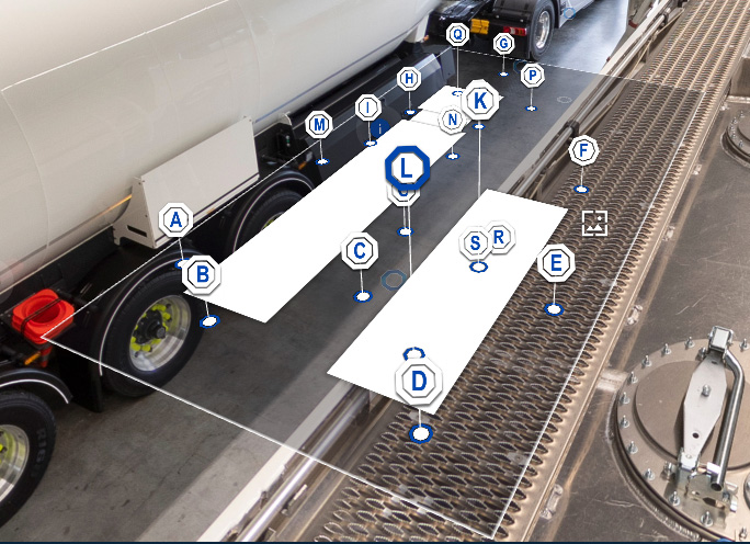 Our floating map allows you to get an overview of your location and understand three-dimensional connections between them with immersive training from Look.Insite